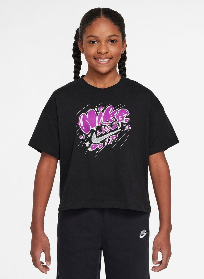 Nike Nsw Essential Doodle Graphic T-Shirt - Image 1